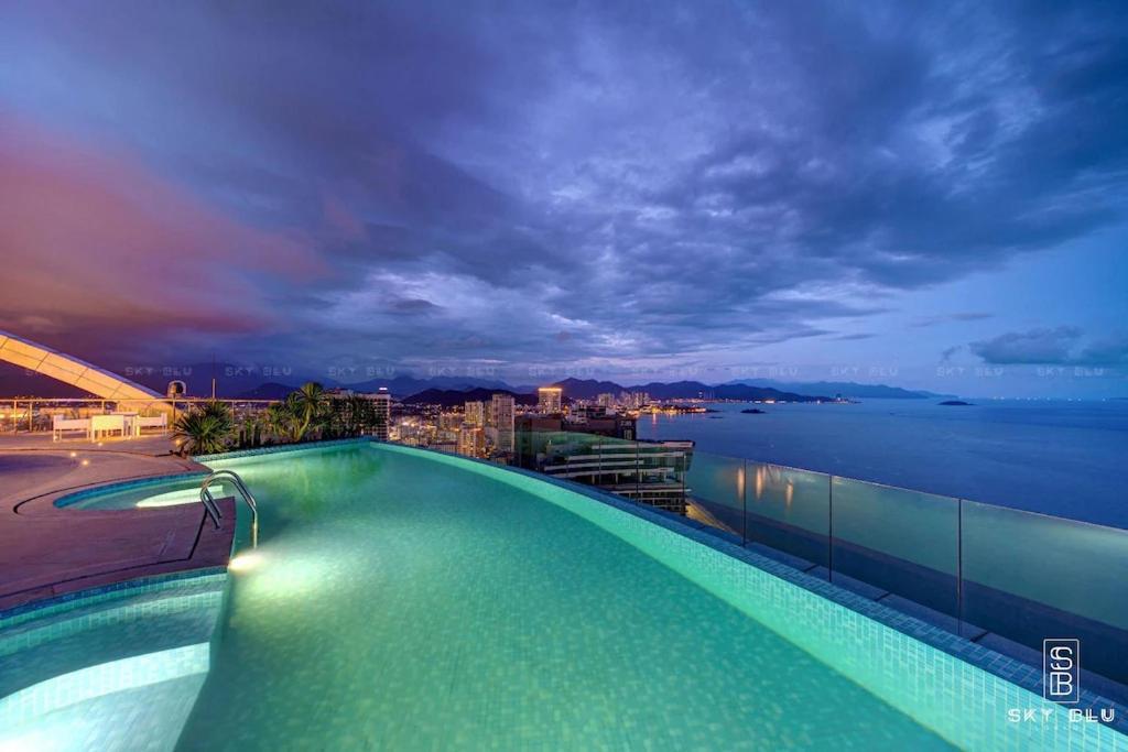 Panorama Central Nha Trang- Vietnam'S Highest Infinitive Rooftop Pool エクステリア 写真